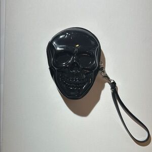 Black Skull Vinyl Wristlet